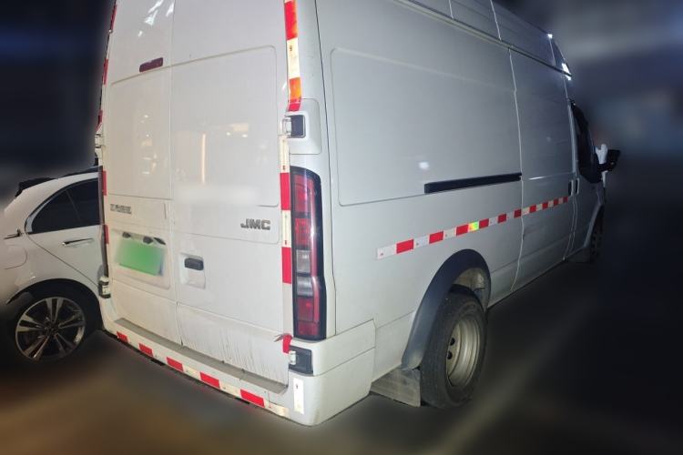 Used JMC Fushun 2025 2.0T 6MT Diesel Long-Wheelbase High-Roof Commercial Van – 2/3 Seats Rear Right 45 Deg