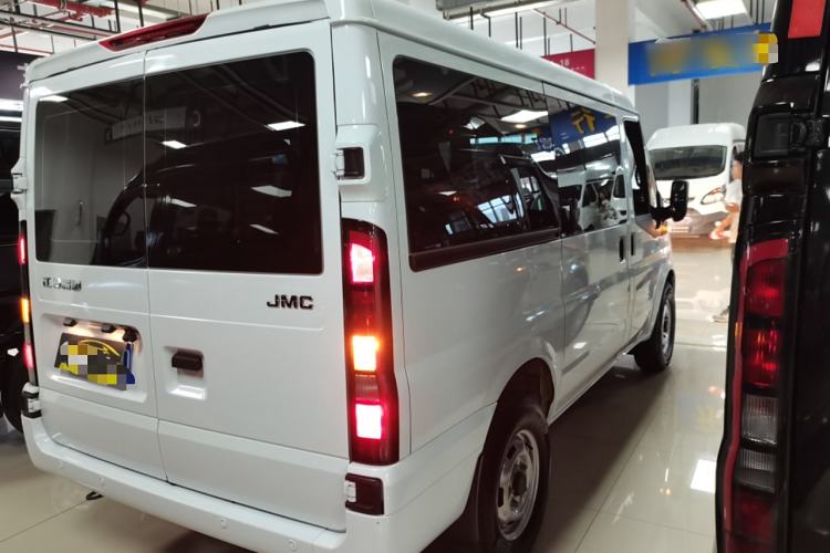 Used JMC Fushun 2025 2.0T 6MT Diesel Short-Wheelbase Low-Roof Commercial Multi-Purpose Passenger Vehicle with 5/6 Seats and Twin-Swing Tailgate Rear Right 45 Deg