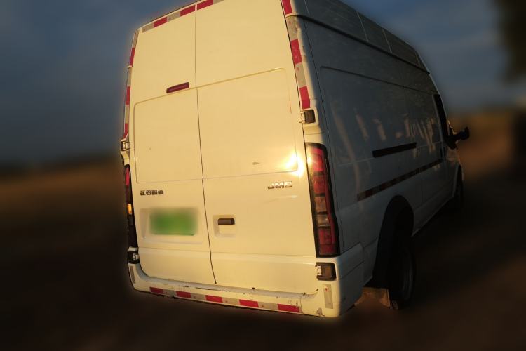 Used JMC Fushun 2025 2.0T 6MT Diesel Long-Wheelbase High-Roof Commercial Van – 2/3 Seats Rear Right 45 Deg