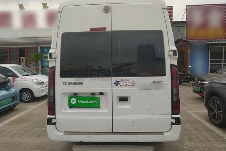 Used JMC Fushun 2025 2.0T 6MT Diesel Mid-Roof Mid-Height Commercial Multi-Purpose 7-Seater Passenger Vehicle Rear