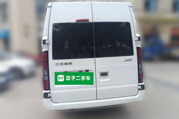 Used JMC Fushun 2025 2.0T 6MT Diesel Mid-Drive Mid-Roof Commercial Multi-Purpose 7-Seater Passenger Vehicle Rear