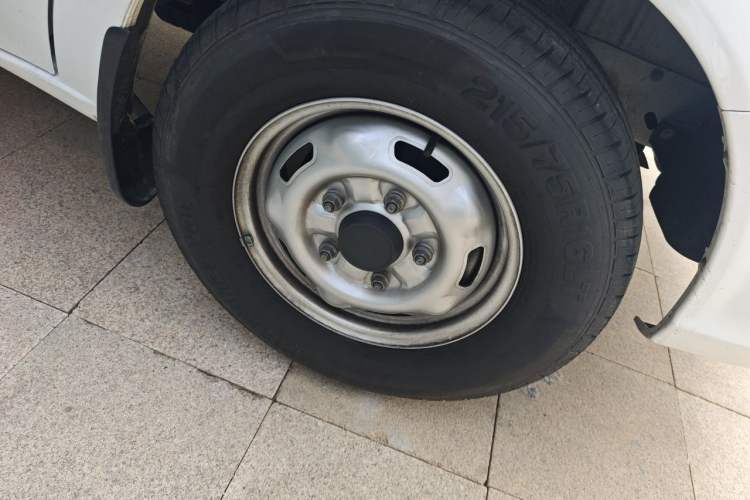 Used JMC Fushun  Right Front Wheel Hub
