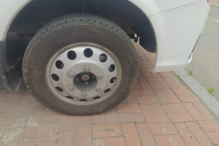 Used JMC Fushun  Right Front Wheel Hub