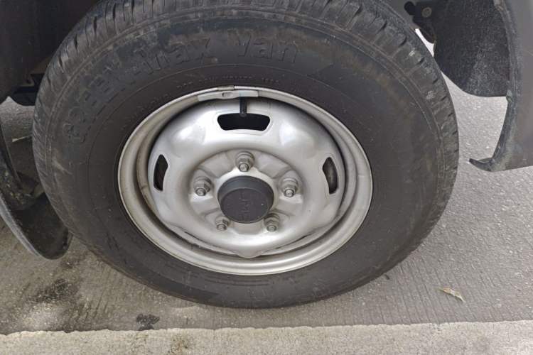 Used JMC Fushun  Right Front Wheel Hub