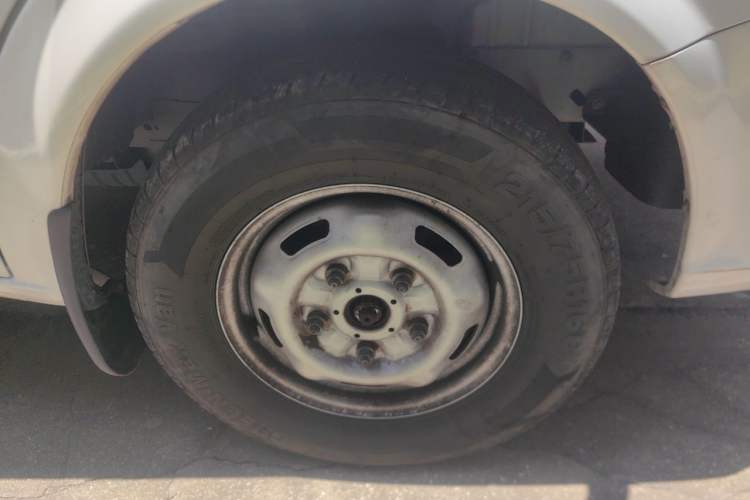 Used JMC Fushun  Right Front Wheel Hub
