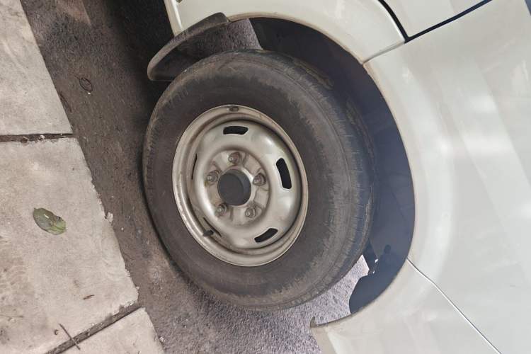 Used JMC Fushun  Right Front Wheel Hub