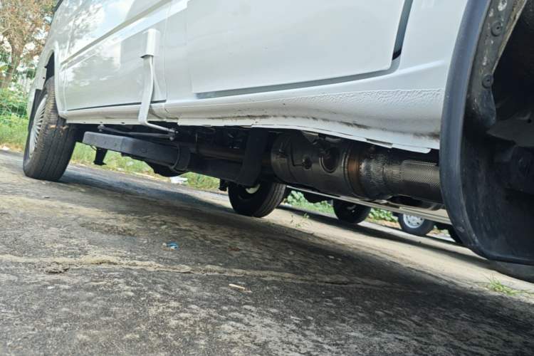 Used JMC Fushun 2025 2.0T 8AT Diesel Mid-Range Mid-Height Business-Class 9-Seater (Non-Commercial) Right Side Sill