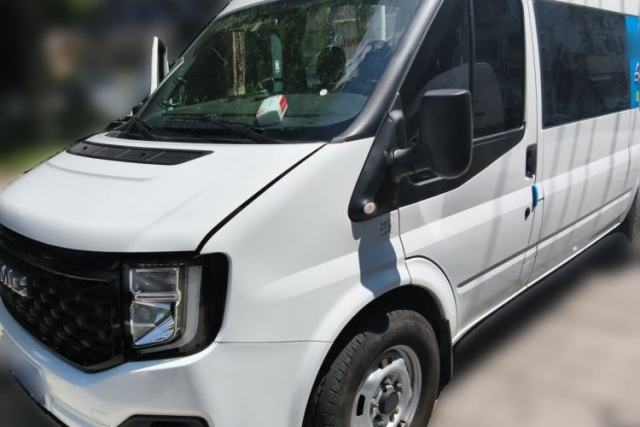 JMC Fushun 2025 2.0T 6MT Diesel Mid-Roof Mid-Height Commercial Multi-Purpose 7-Seater Passenger Vehicle usata