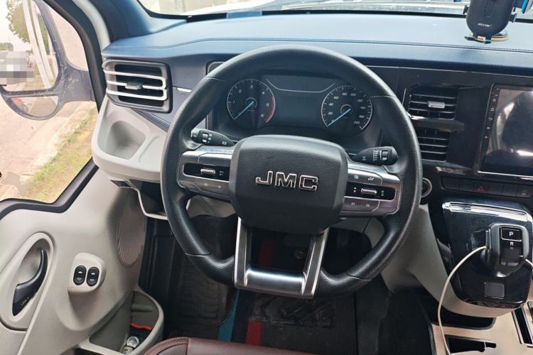 Used JMC Fushun 2025 2.0T 8AT Diesel Mid-Roof Mid-Height Business-Class 9-Seater (Non-Commercial) Steering Wheel