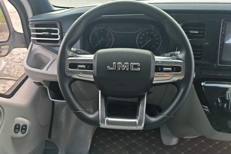 Used JMC Fushun 2025 2.0T 8AT Diesel Mid-Range Mid-Height Business-Class 9-Seater (Non-Commercial) Steering Wheel