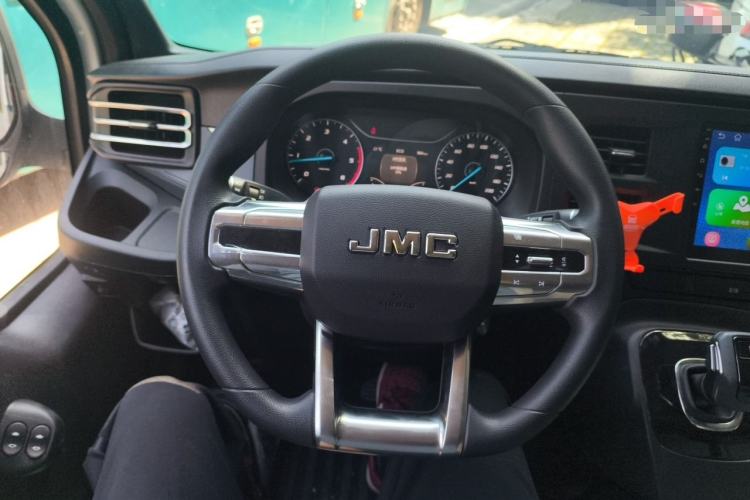 Used JMC Fushun 2025 2.0T 8AT Diesel Mid-Range Ultra-Low Commercial Multi-Purpose Passenger Vehicle with 5/6 Seats Steering Wheel