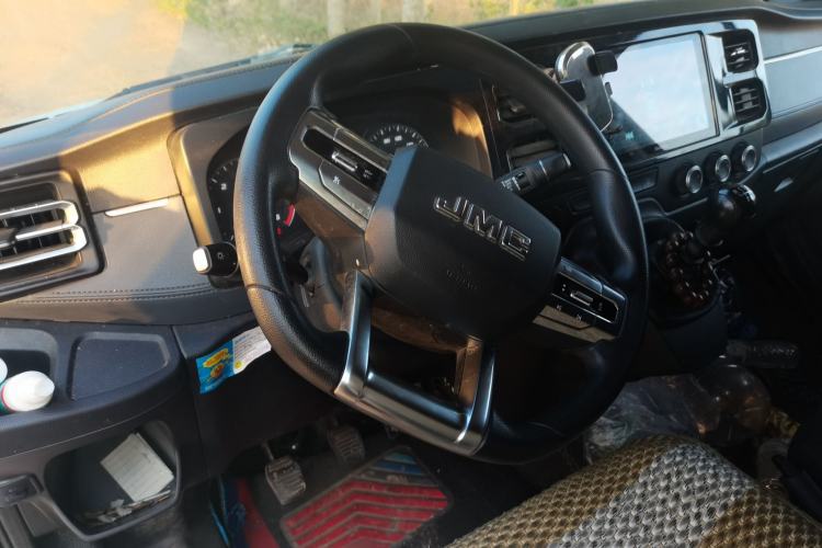 Used JMC Fushun 2025 2.0T 6MT Diesel Long-Wheelbase High-Roof Commercial Van – 2/3 Seats Steering Wheel