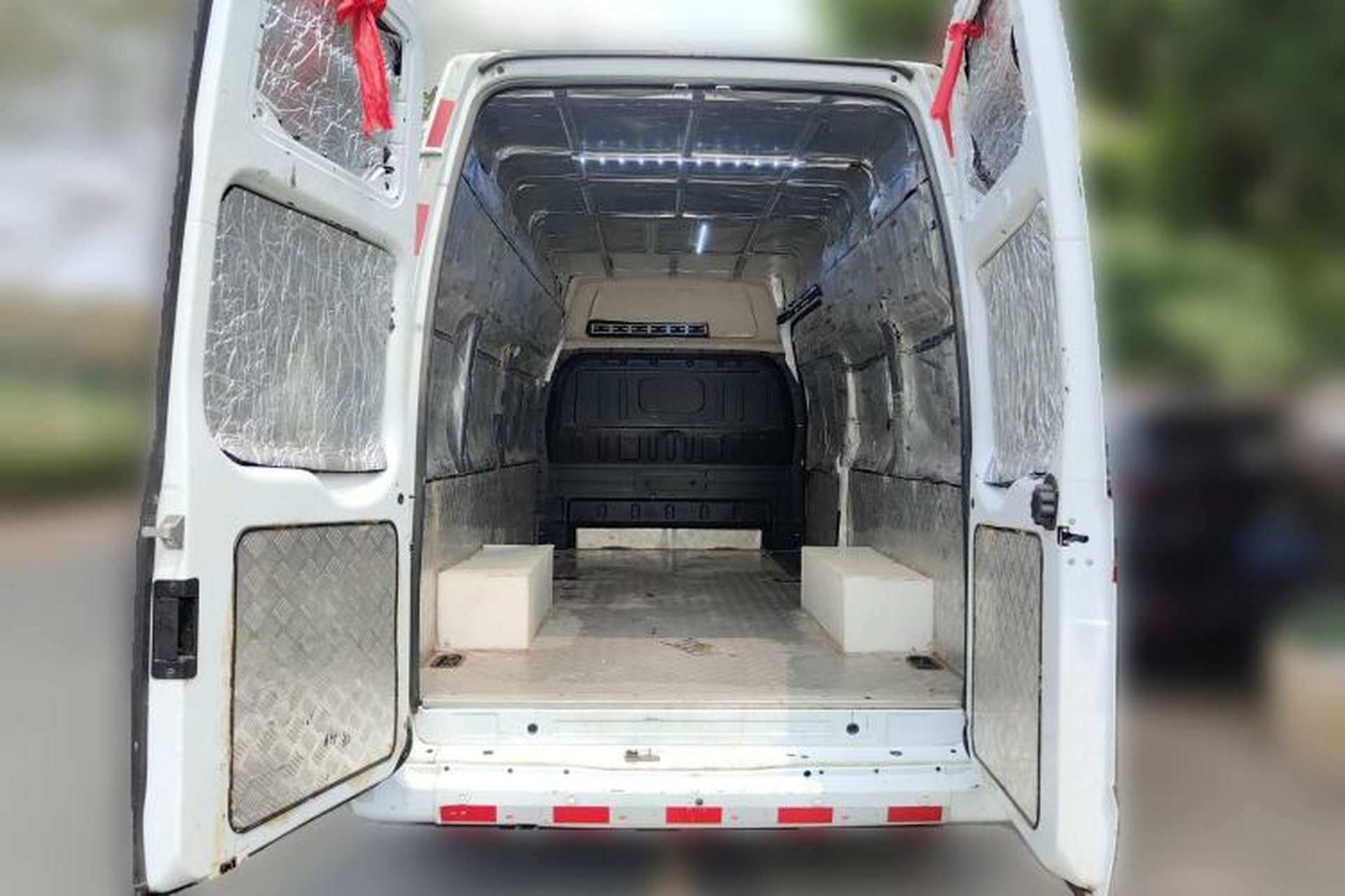 Used JMC Fushun 2025 2.0T Manual Diesel Long-Wheelbase High-Roof Heavy-Duty Version with 2/3 Seats Trunk