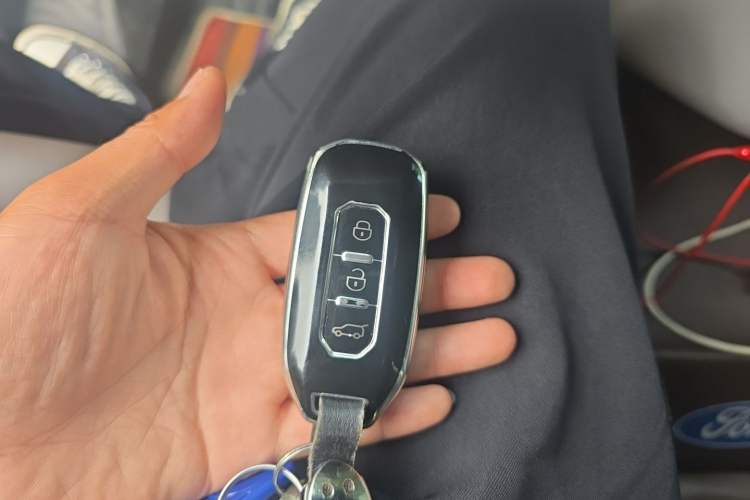 Used JMC Fushun 2025 2.0T 8AT Diesel Mid-Range Mid-Height Business-Class 9-Seater (Non-Commercial) Vehicle Key