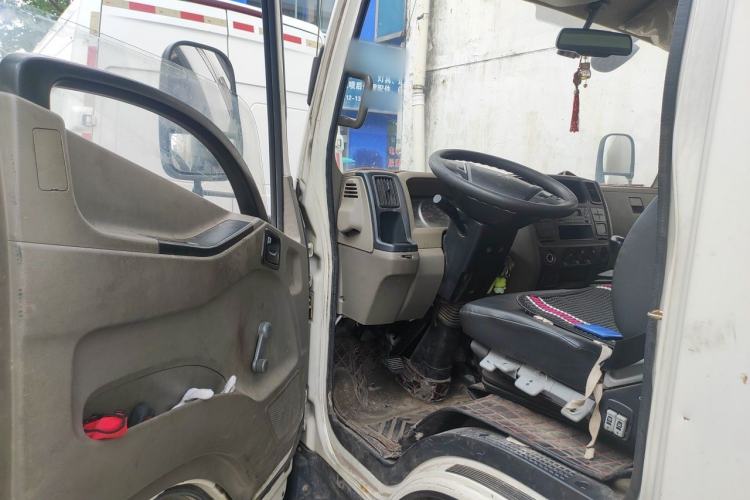 Used JMC Lexing E Luda  Driver Seat
