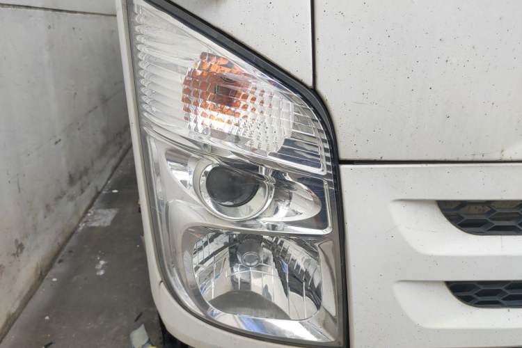 Used JMC Lexing E Luda  Right Front Headlight