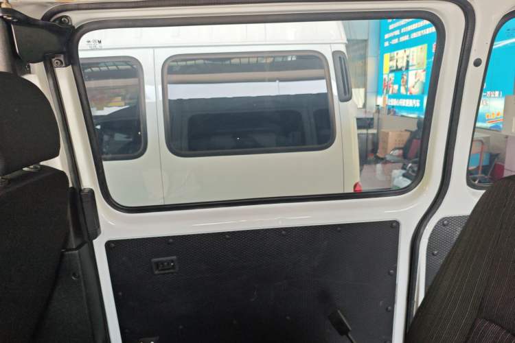 Used JMC Transit 2019 2.8T Commercial Version Short Wheelbase Mid-Roof 6-Seater China VI JX493 Interior 6