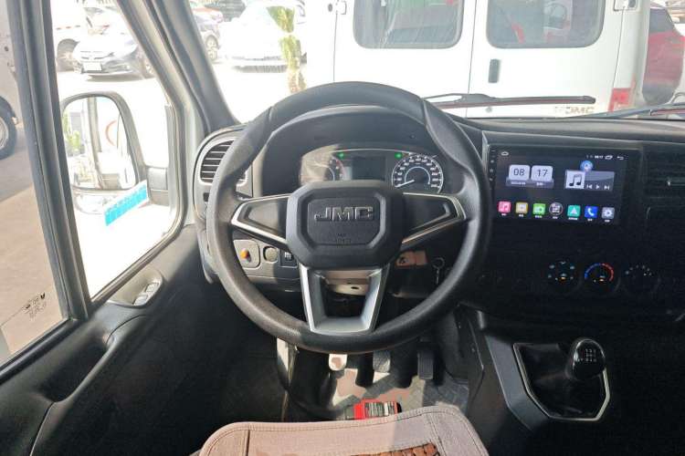 Used JMC Transit 2019 2.8T Commercial Version Short Wheelbase Mid-Roof 6-Seater China VI JX493 Steering Wheel