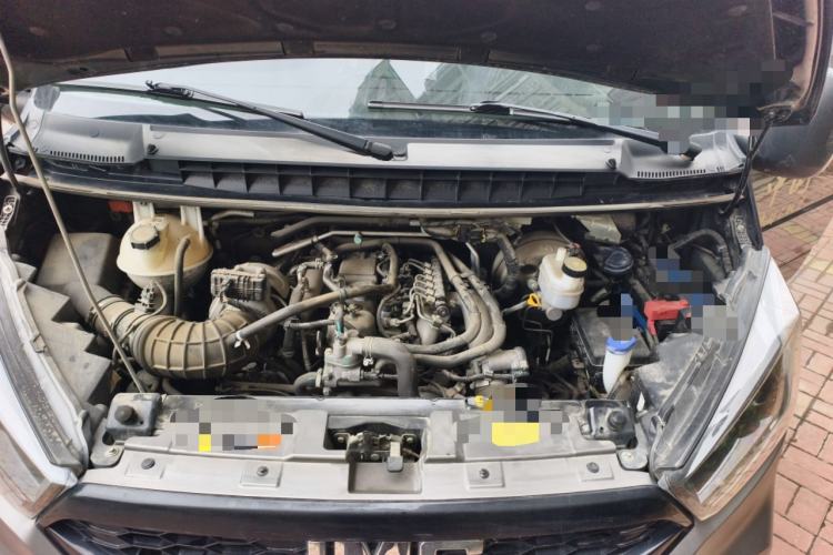 Used JMC Transit 2017 2.8T Commercial Version Long Wheelbase Mid-Roof 6/7/8-Seater JX493 Engine Bay