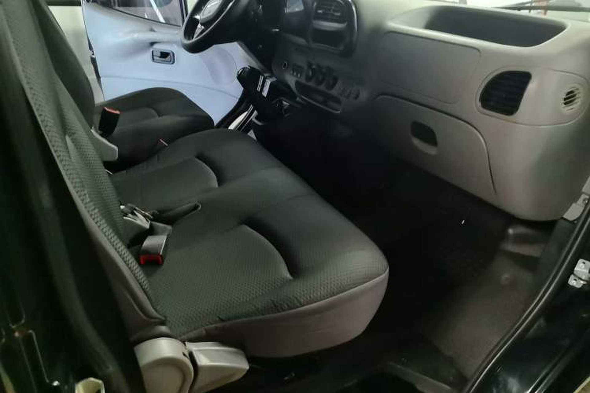 Used JMC Transit 2017 2.8T Commercial Version Short Wheelbase Mid-Roof 6/7/8-Seater JX493 Interior 2