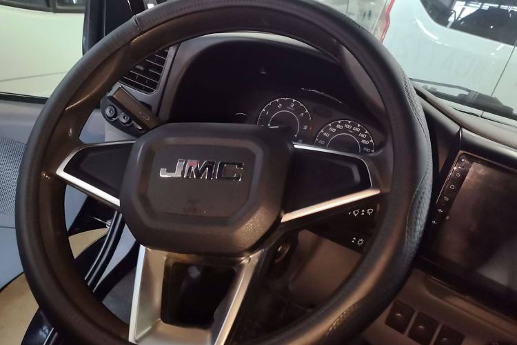 Used JMC Transit 2017 2.8T Commercial Version Short Wheelbase Mid-Roof 6/7/8-Seater JX493 Interior 3