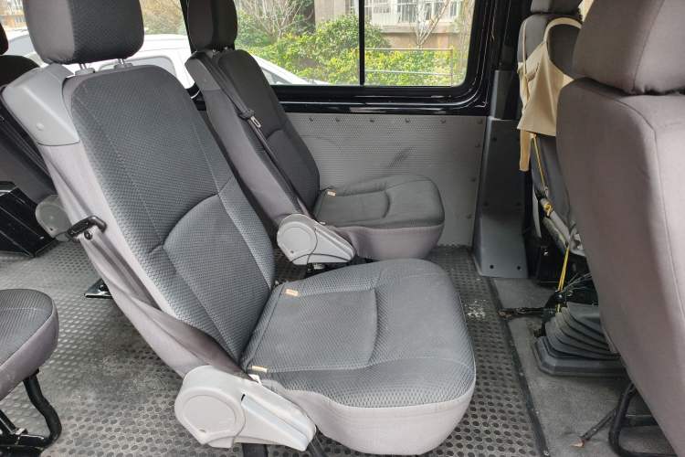 Used JMC Transit 2017 2.8T Commercial Version Long Wheelbase Mid-Roof 6/7/8-Seater JX493 Left Rear Seat