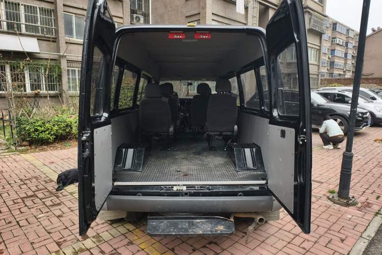 Used JMC Transit 2017 2.8T Commercial Version Long Wheelbase Mid-Roof 6/7/8-Seater JX493 Trunk
