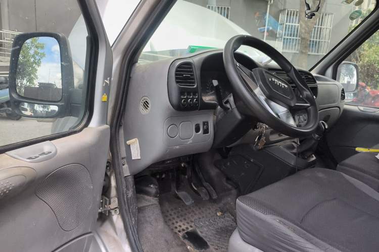 Used JMC Transit 2017 2.8T Commercial Version Long Wheelbase Mid-Roof 6/7/8-Seater JX493 Driver Seat