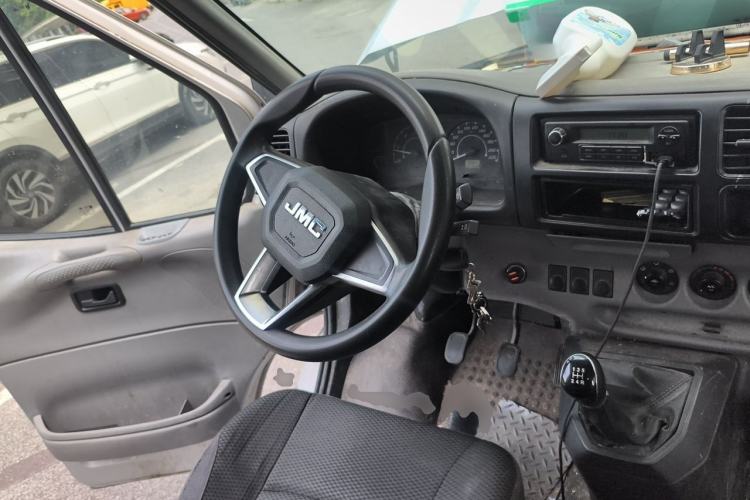 Used JMC Transit 2017 2.8T Commercial Version Long Wheelbase Mid-Roof 6/7/8-Seater JX493 Steering Wheel