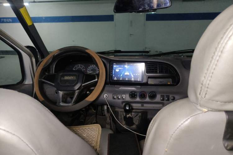 Used JMC Transit 2017 2.8T Commercial Version Short Wheelbase Mid-Roof 6/7/8-Seater JX493 Audio And AC Panel