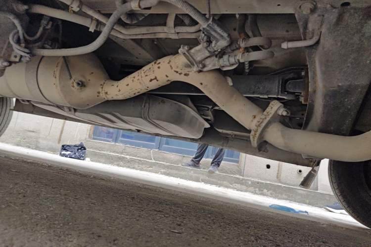 Used JMC Transit 2017 2.8T Commercial Version Long Wheelbase Mid-Roof 6/7/8-Seater JX493 Chassis Front Right