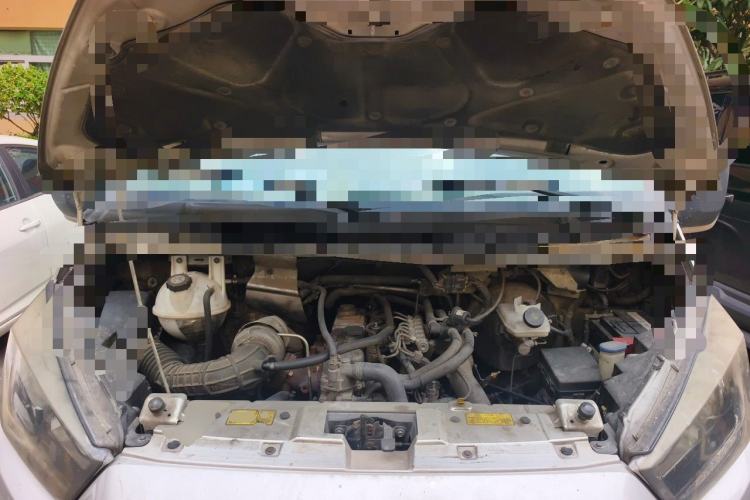 Used JMC Transit 2017 2.8T Commercial Version Short Wheelbase Low-Roof 6/7/8-Seater JX493 Engine Bay