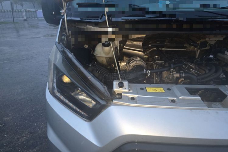 Used JMC Transit 2017 2.8T Commercial Version Long Wheelbase Mid-Roof 6/7/8-Seater JX493 Engine Bay Right