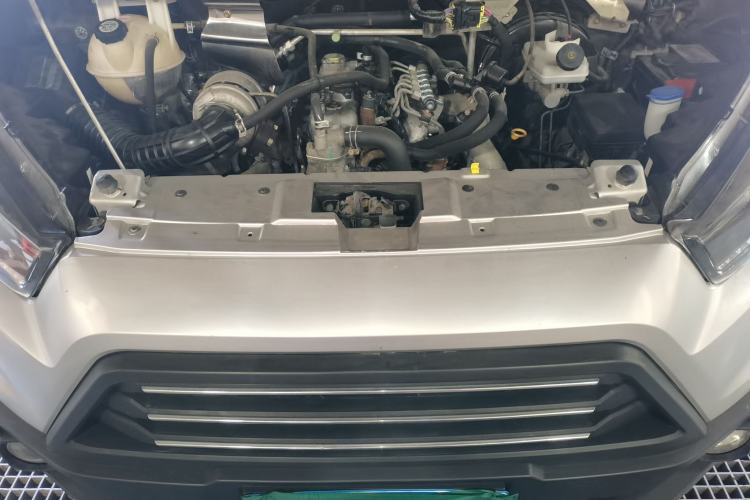 Used JMC Transit 2017 2.8T Commercial Version Short Wheelbase Mid-Roof 6/7/8-Seater JX493 Engine Bay