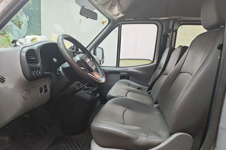 Used JMC Transit 2017 2.8T Commercial Version Short Wheelbase Mid-Roof 6/7/8-Seater JX493 Left Front Seat