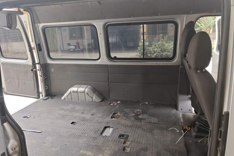 Used JMC Transit 2017 2.8T Commercial Version Short Wheelbase Mid-Roof 6/7/8-Seater JX493 Left Rear Seat