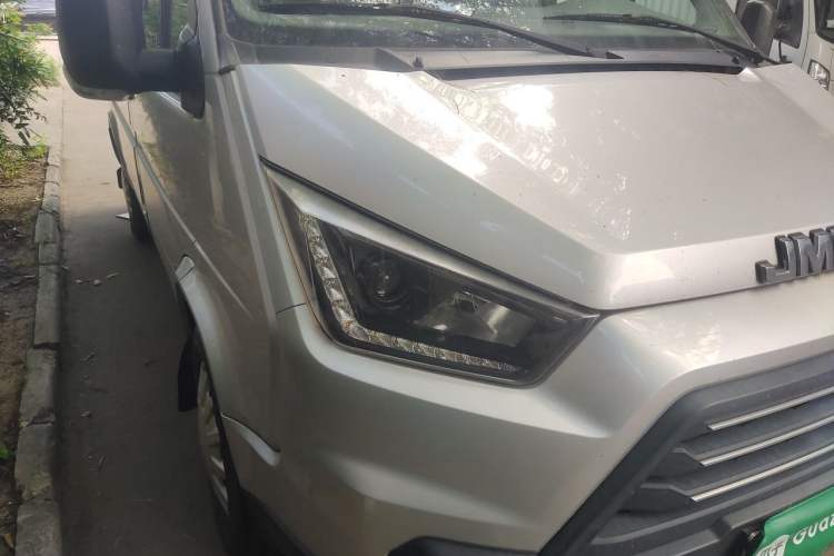 Used JMC Transit 2017 2.8T Commercial Version Short Wheelbase Mid-Roof 6/7/8-Seater JX493 Right Front Headlight