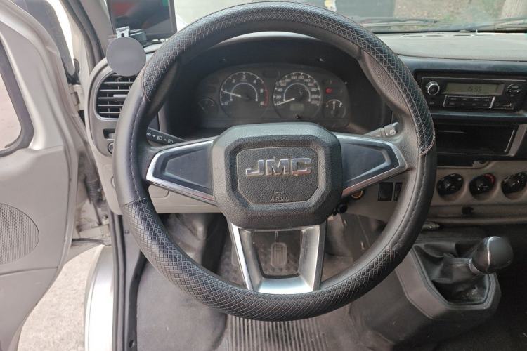 Used JMC Transit 2017 2.8T Commercial Version Short Wheelbase Mid-Roof 6/7/8-Seater JX493 Steering Wheel