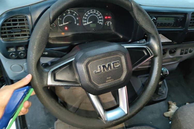 Used JMC Transit 2017 2.8T Commercial Version Short Wheelbase Mid-Roof 6/7/8-Seater JX493 Steering Wheel