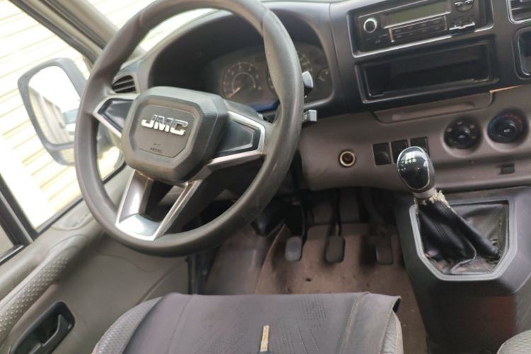 Used JMC Transit 2017 2.8T Commercial Version Short Wheelbase Mid-Roof 6/7/8-Seater JX493 Steering Wheel