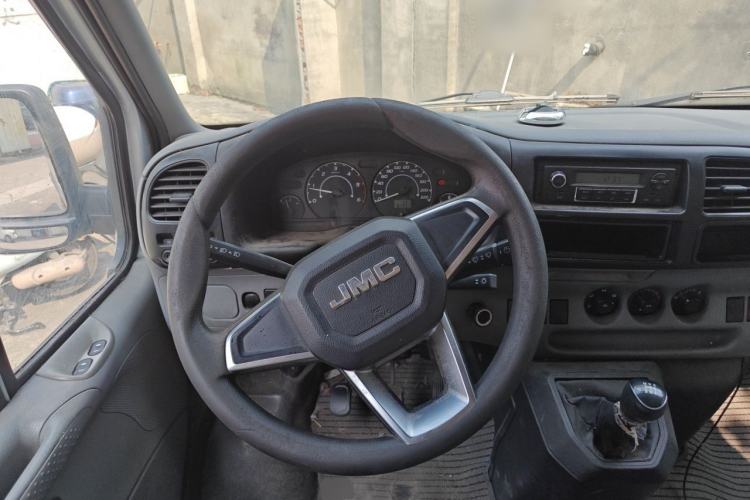 Used JMC Transit 2017 2.8T Commercial Version Short Wheelbase Mid-Roof 6/7/8-Seater JX493 Steering Wheel
