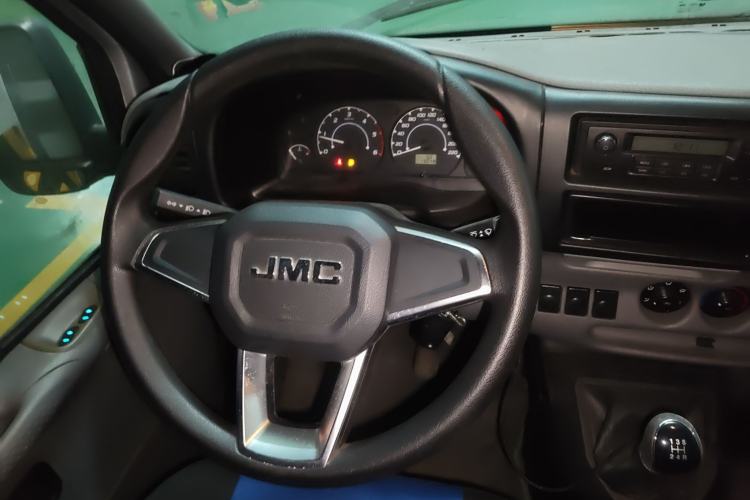 Used JMC Transit 2017 2.8T Commercial Version Short Wheelbase Mid-Roof 6/7/8-Seater JX493 Steering Wheel