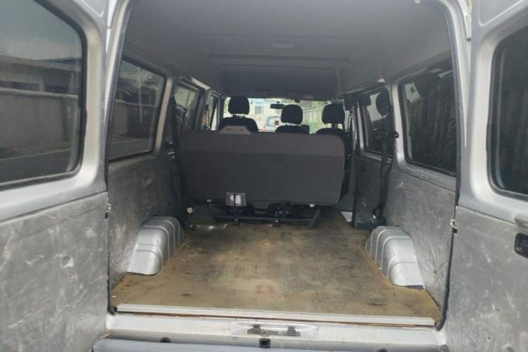 Used JMC Transit 2017 2.8T Commercial Version Short Wheelbase Mid-Roof 6/7/8-Seater JX493 Trunk