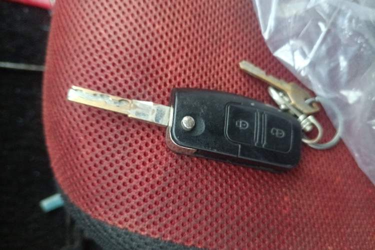 Used JMC Transit 2017 2.8T Commercial Version Short Wheelbase Mid-Roof 6/7/8-Seater JX493 Vehicle Key