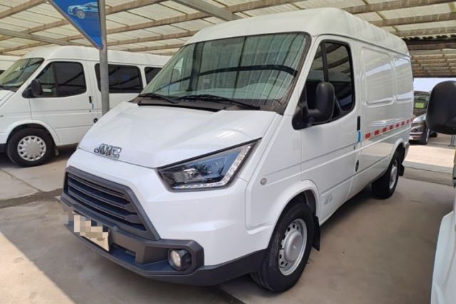 Used JMC Transit 2017 2.8T Commercial Version Short Wheelbase Mid-Roof 3-Seater JX493