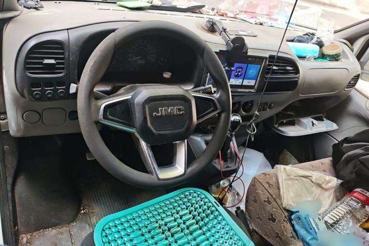 Used JMC Transit 2017 2.8T Commercial Version Long Wheelbase Mid-Roof 6/7/8-Seater JX493 Center Console