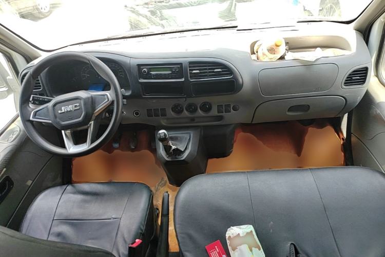 Used JMC Transit 2017 2.8T Commercial Version Short Wheelbase Mid-Roof 6/7/8-Seater JX493 Center Console