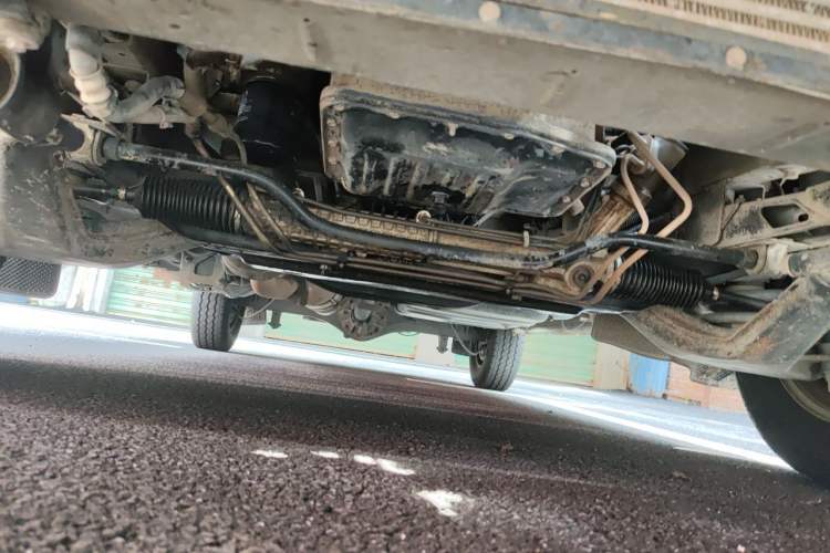 Used JMC Transit 2017 2.8T Commercial Version Short Wheelbase Mid-Roof 6/7/8-Seater JX493 Chassis Front