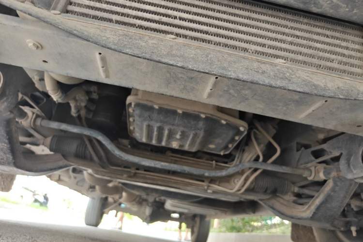 Used JMC Transit 2017 2.8T Commercial Version Long Wheelbase Mid-Roof 6/7/8-Seater JX493 Chassis Front