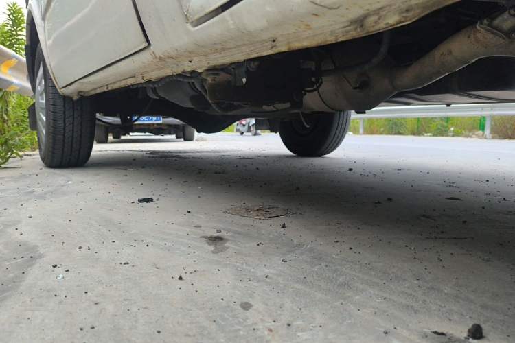 Used JMC Transit 2017 2.8T Commercial Version Short Wheelbase Mid-Roof 6/7/8-Seater JX493 Chassis Front Right